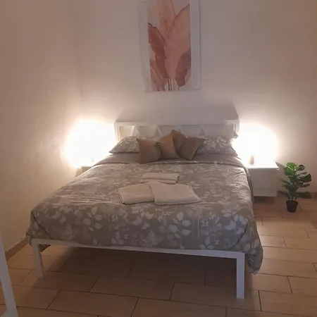 Vicolo 17 * Rome