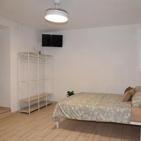 Vicolo 17 Rome