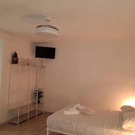 Vicolo 17 Апартаменты *